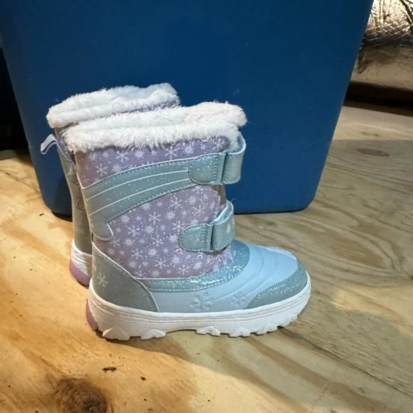 Frozen Light-Up Snow Boots for Kids - Blue and White - Picture 5 of 6